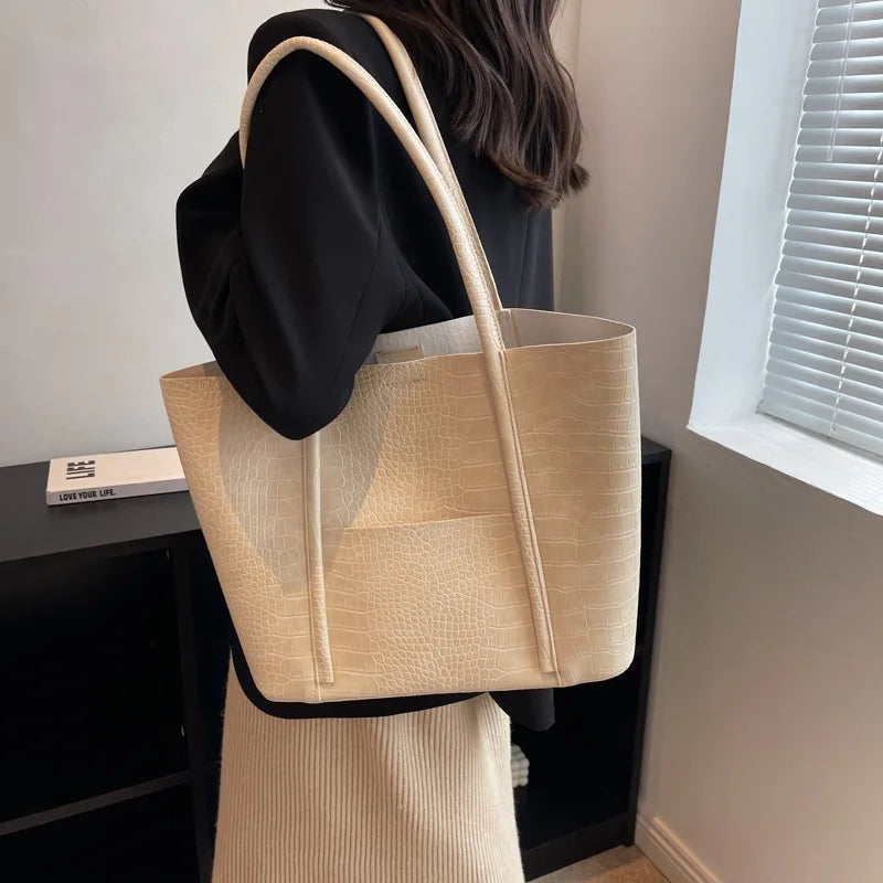 Christina™ | Bolsa de ombro refinada