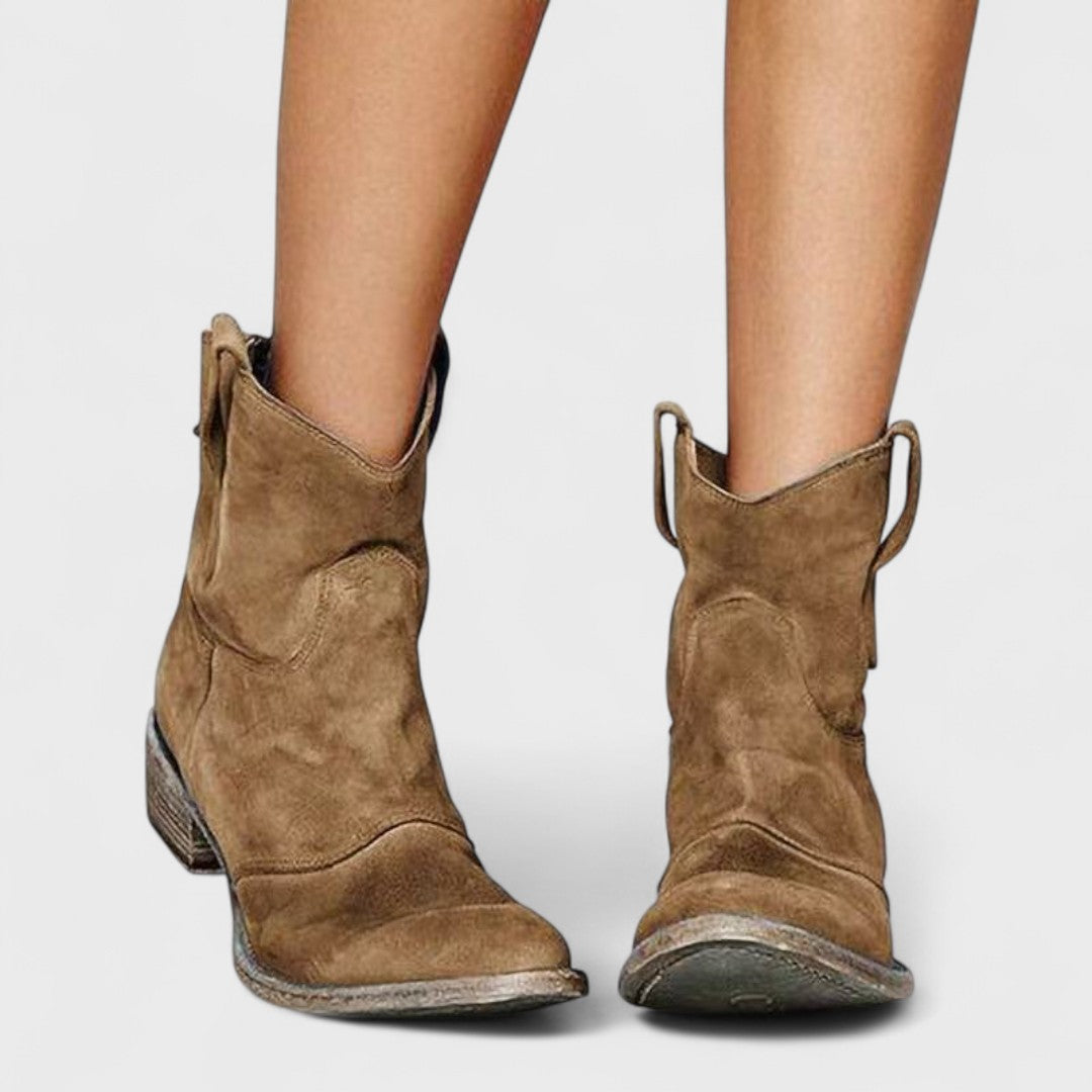 Carlotta - Botins elegantes e intemporais
