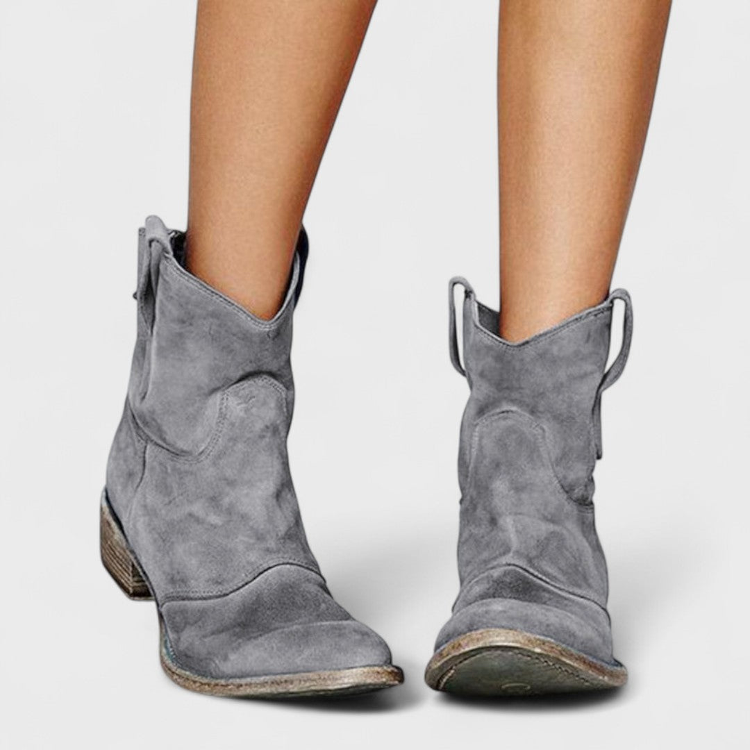 Carlotta - Botins elegantes e intemporais