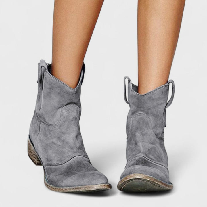 Carlotta - Botins elegantes e intemporais